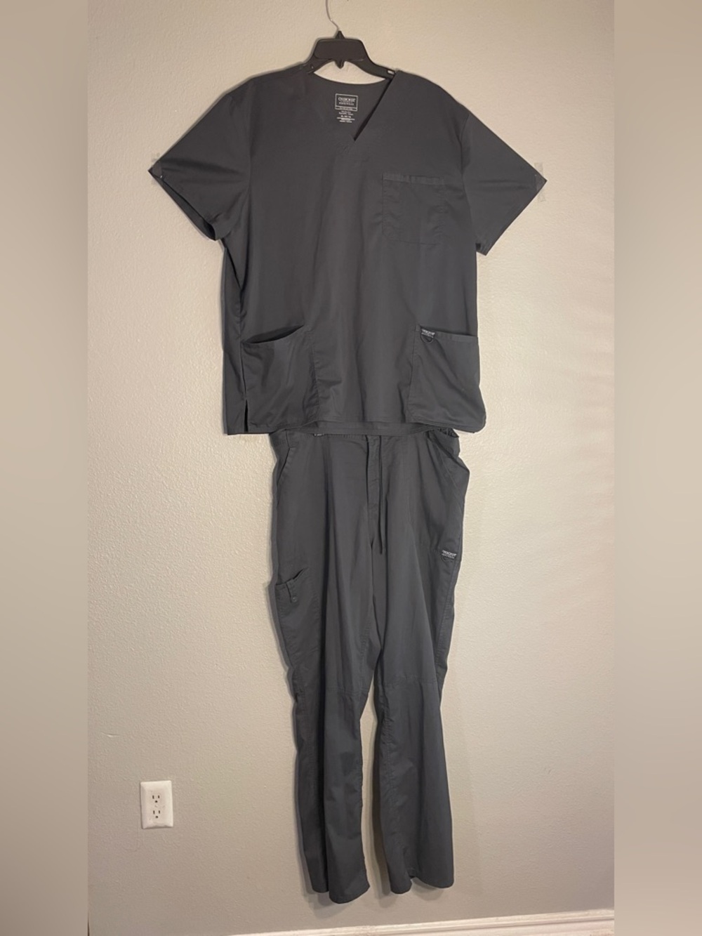 Men’s Cherokee Workwear Revolution Scrub Set Top XL Two Pockets Pants L Gray